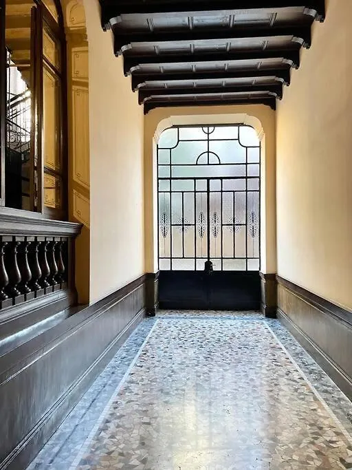 Appartamento Luminoso Bilocale Con Terrazzo Milano