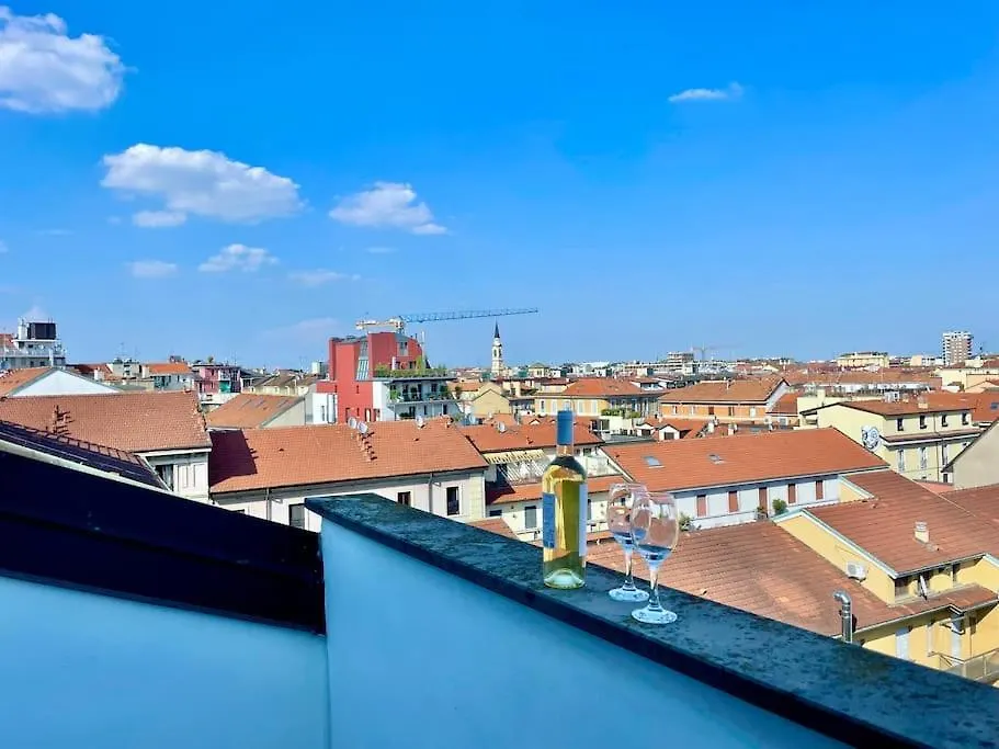 Appartamento Luminoso Bilocale Con Terrazzo Milano