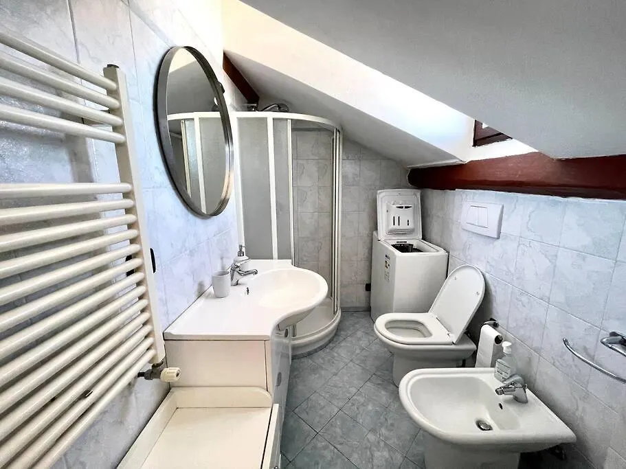 Appartamento Luminoso Bilocale Con Terrazzo Milano Italia